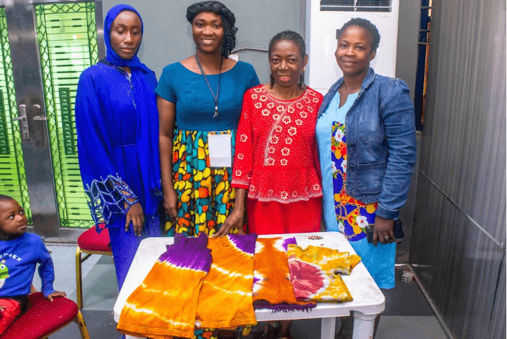 SPF SAP 6.0 TIE AND DYE ADIRE MAKING STUDENTS